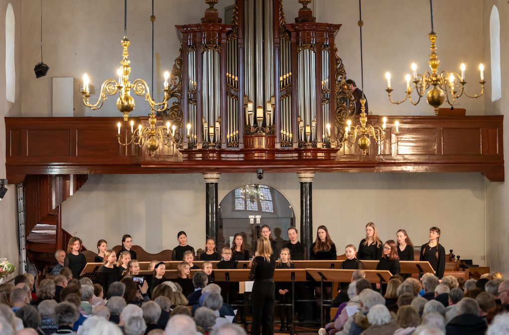 Roden Girl Choristers brengen Passie naar Vries